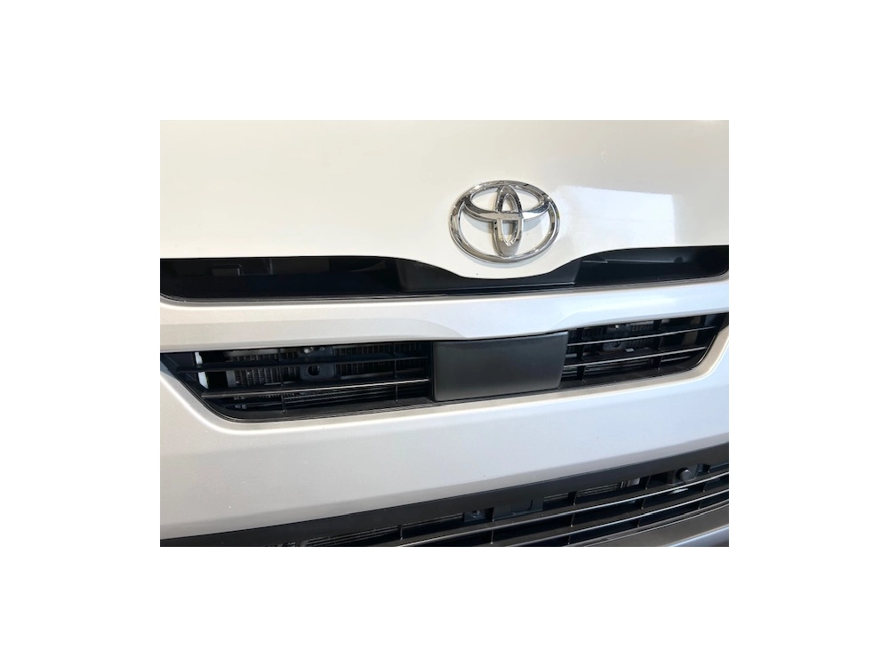 2021 Toyota Hiace Facelift Model =4X4= 6 Seater - Parking Sensors 