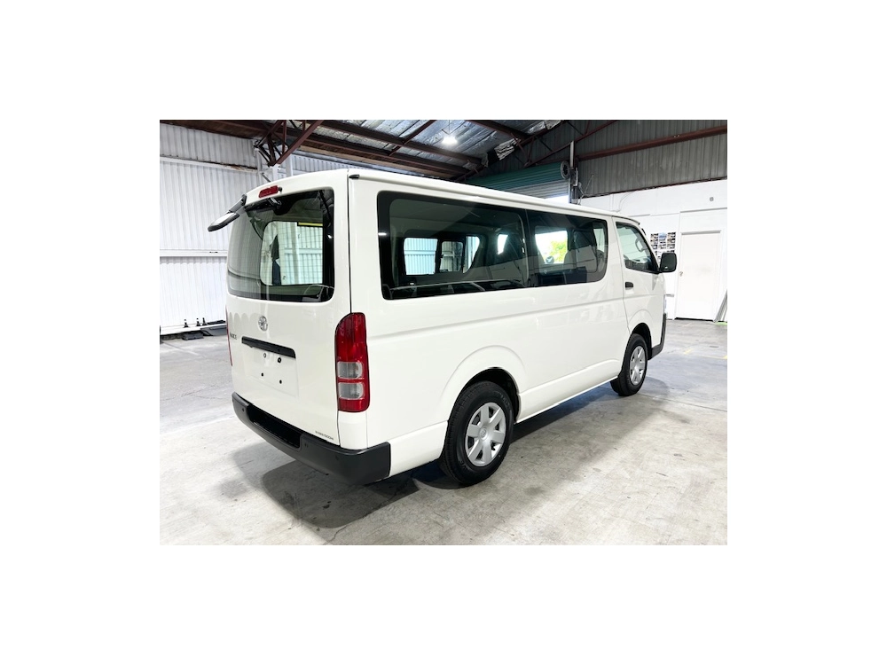 2021 Toyota Hiace Facelift Model =4X4= 6 Seater - Parking Sensors 