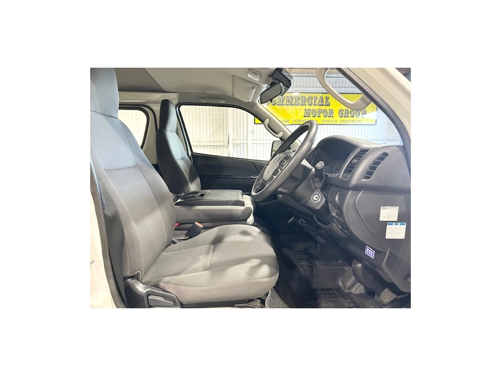 2021 Toyota Hiace Facelift Model =4X4= 6 Seater - Parking Sensors 