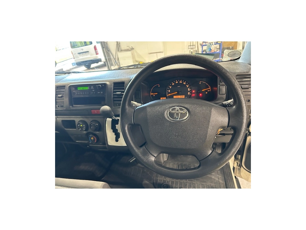 2015 Toyota Hiace 4X4_ 3L Diesel_ 4WD_ $1000 REDUCED for Fuel