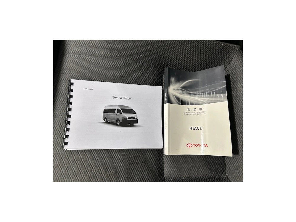 2015 Toyota Hiace = 4x4 = 3L Diesel 