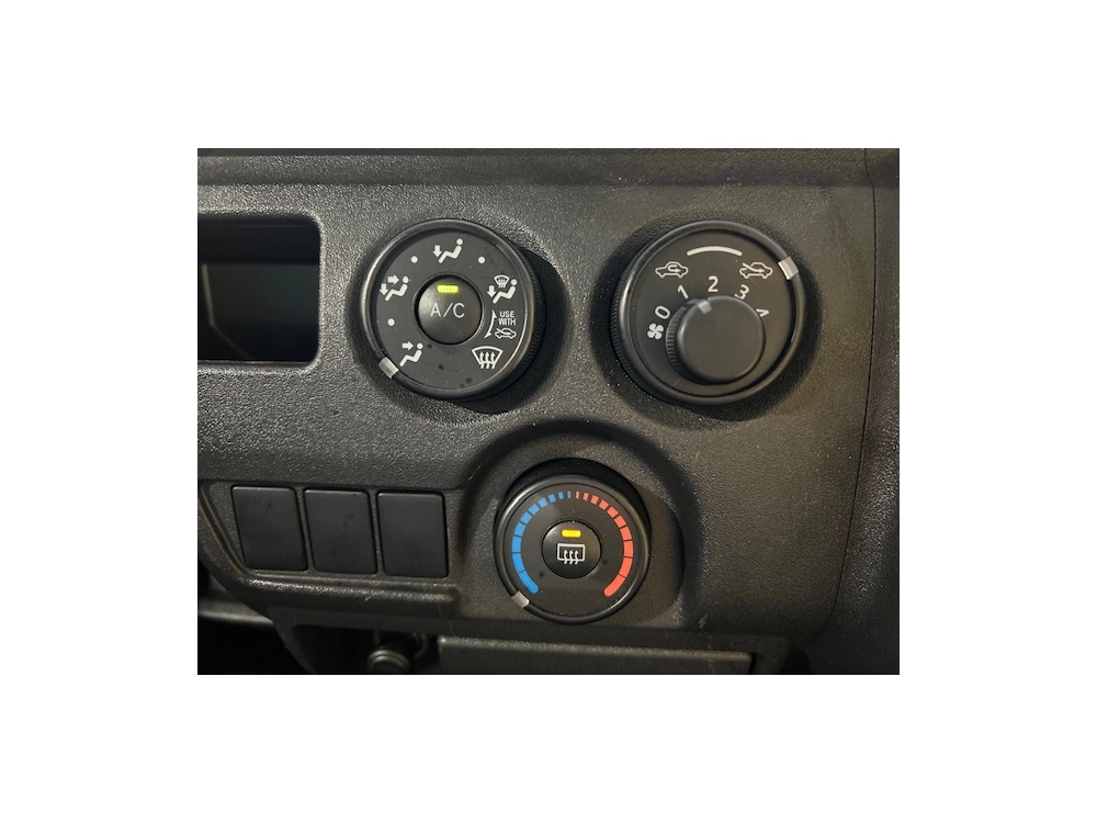 2015 Toyota Hiace 4X4_ 3L Diesel_ 4WD_ $1000 REDUCED for Fuel