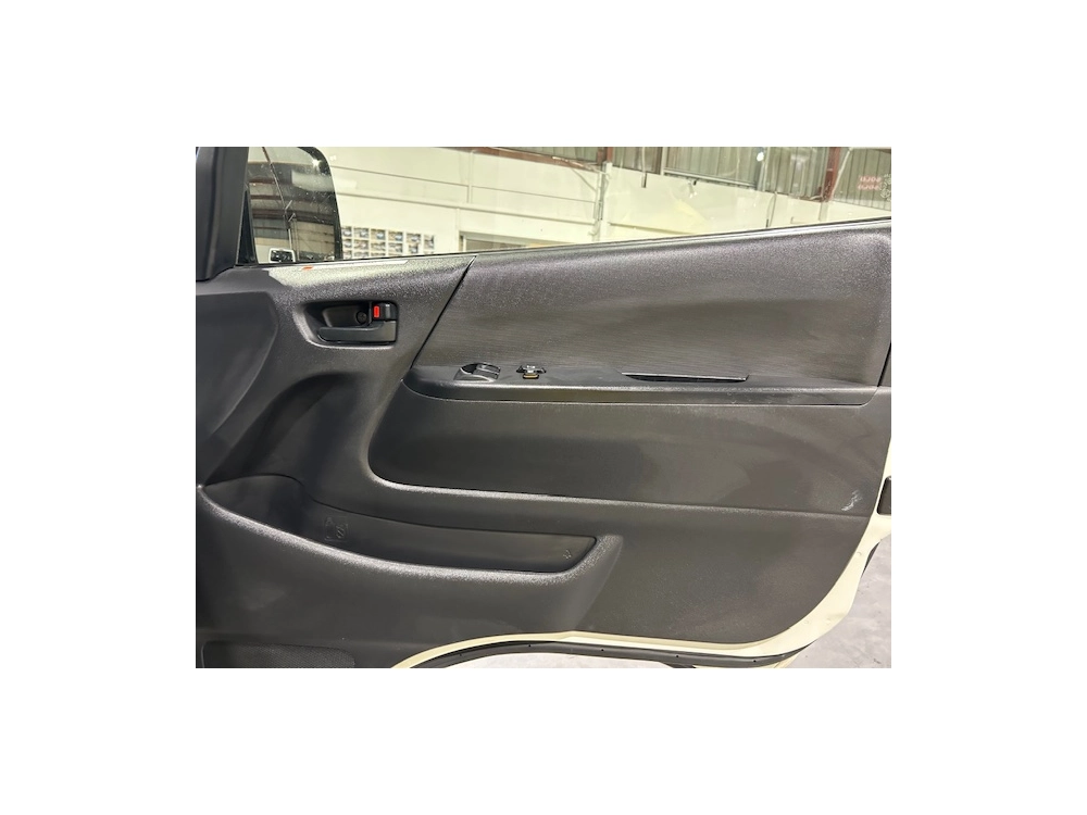 2015 Toyota Hiace 4X4_ 3L Diesel_ 4WD_ $1000 REDUCED for Fuel