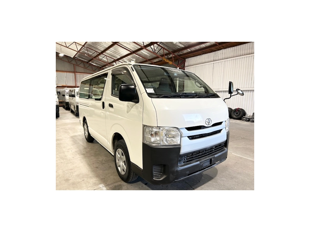 2015 Toyota Hiace 4X4_ 3L Diesel_ 4WD_ $1000 REDUCED for Fuel