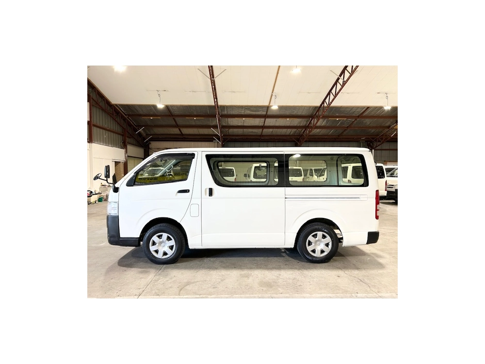 2015 Toyota Hiace 4X4_ 3L Diesel_ 4WD LOW KMS_ $500 DISCOUNTED FOR FUEL (1 WEEK ONLY)