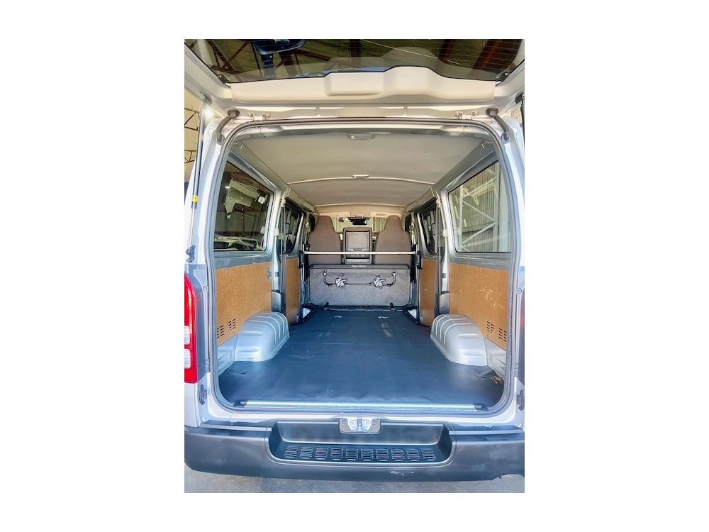 2020 Toyota Hiace NEW SHAPE_ 5 DOORS_ 6 SEATS
