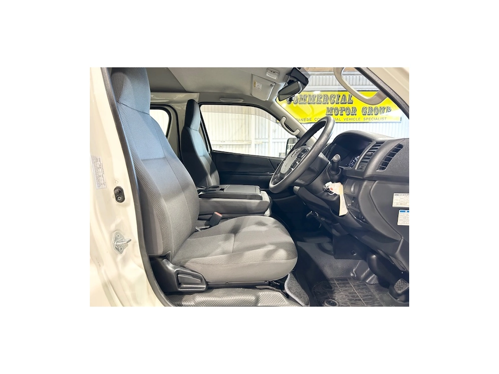 2020 Toyota Hiace FACELIFT MODEL 6 Seaters *4x4*