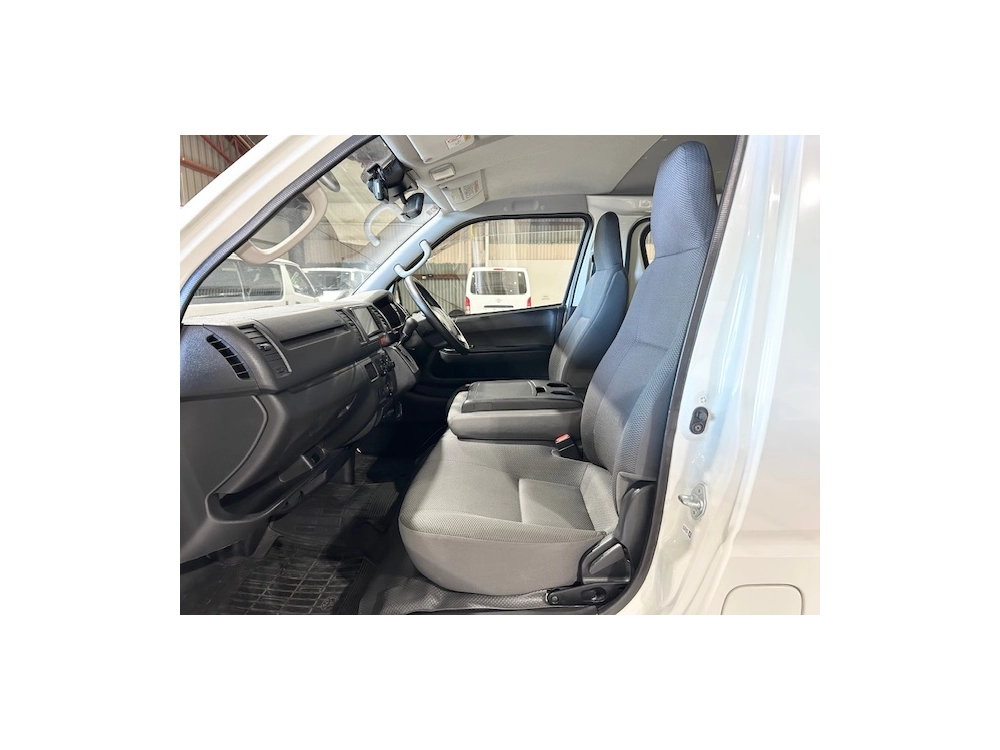 2018 Toyota Hiace = 6 Seaters = ONLY 89kms!!