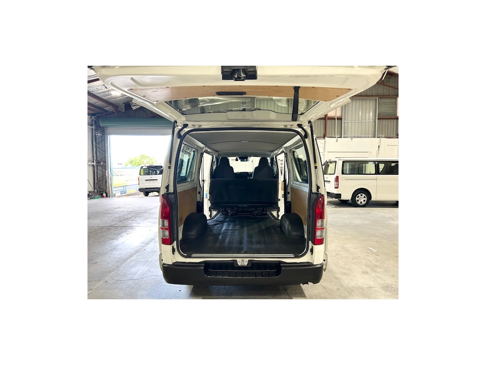 2018 Toyota Hiace = 6 Seaters = ONLY 89kms!!