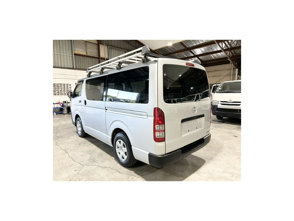 2018 Toyota Hiace =2WD= Free Heavy Duty ROOFRACK *** $1000 DISCOUNTED for FUEL