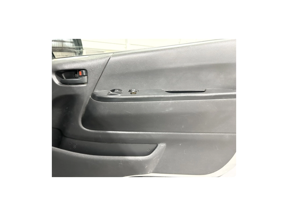 2018 Toyota Hiace =2WD= Free Heavy Duty ROOFRACK *** $1000 DISCOUNTED for FUEL