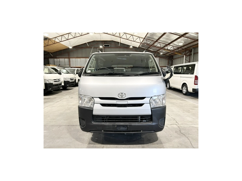 2018 Toyota Hiace =2WD= Free Heavy Duty ROOFRACK *** $1000 DISCOUNTED for FUEL
