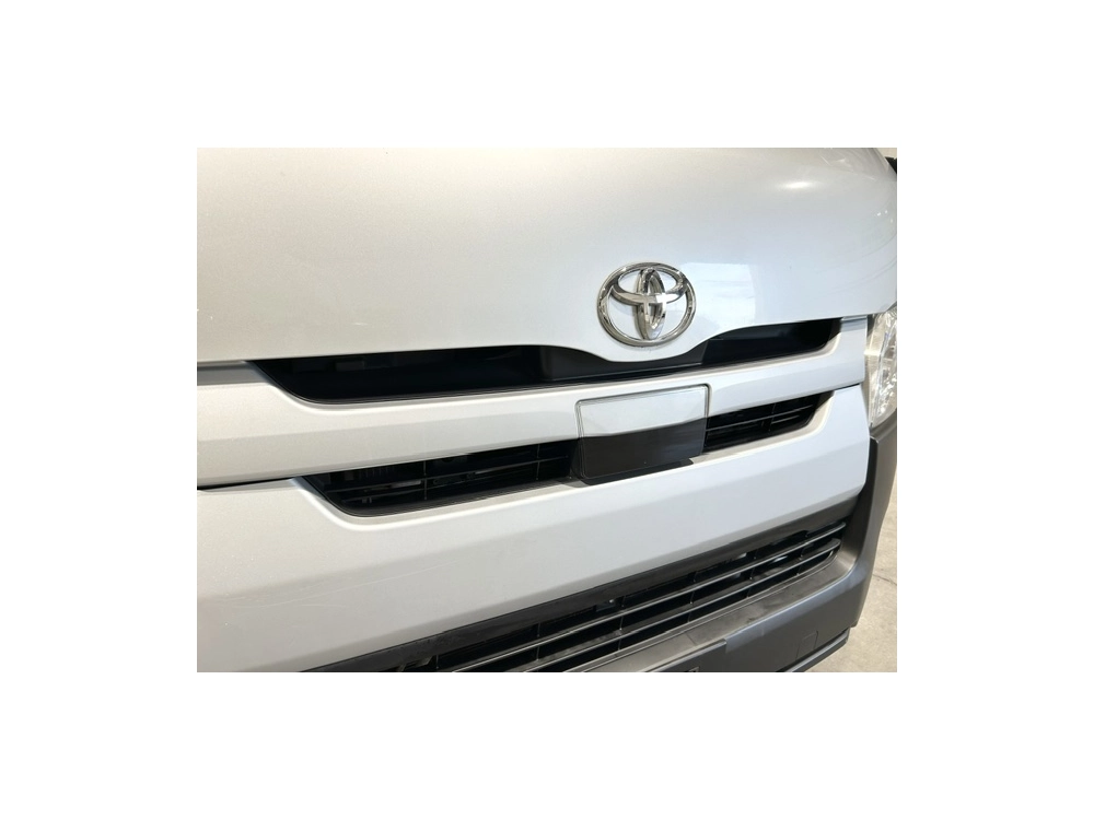 2018 Toyota Hiace =2WD= Free Heavy Duty ROOFRACK *** $1000 DISCOUNTED for FUEL