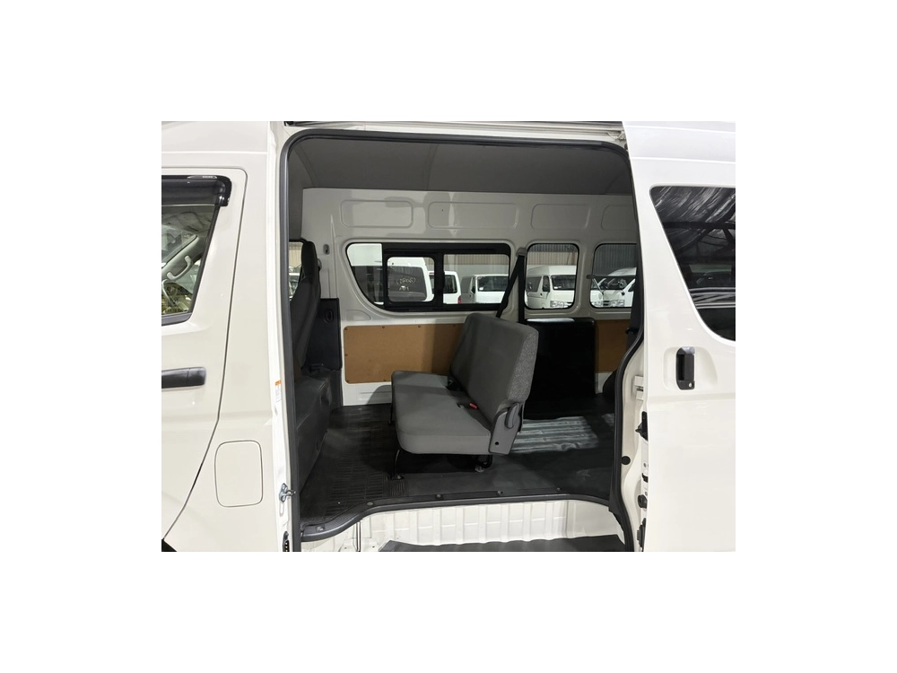 2021 Toyota Hiace 4X4 *SUPER LWB (JUMBO)* DUAL AIRBAGS / 6 SEATER