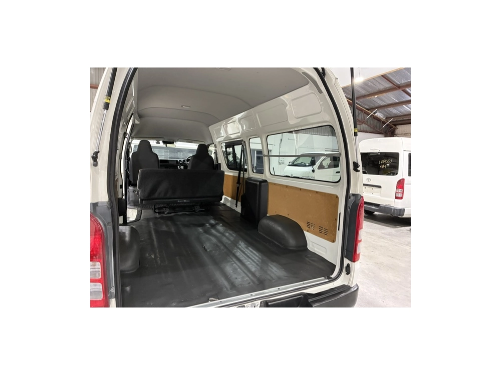 2021 Toyota Hiace 4X4 *SUPER LWB (JUMBO)* DUAL AIRBAGS / 6 SEATER