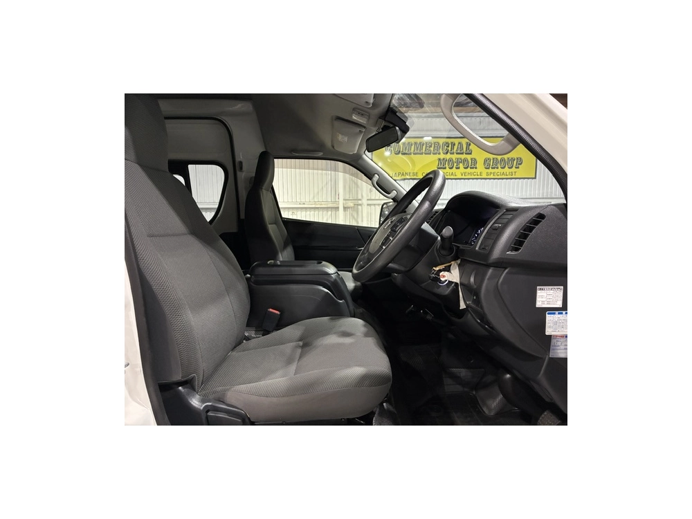 2021 Toyota Hiace 4X4 *SUPER LWB (JUMBO)* DUAL AIRBAGS / 6 SEATER