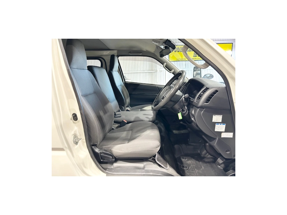 2020 Toyota Hiace LWB DIESEL TURBO
