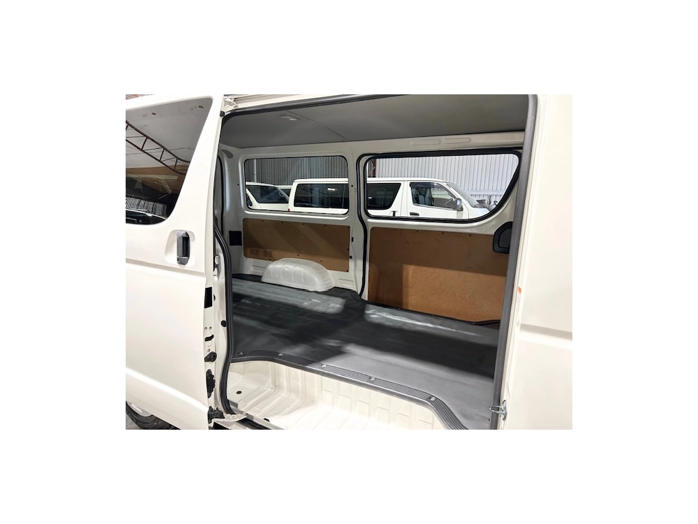 2020 Toyota Hiace LWB DIESEL TURBO