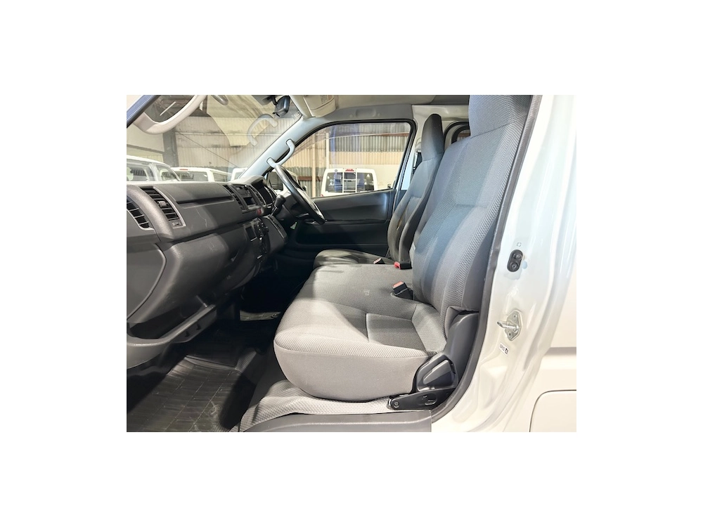 2020 Toyota Hiace LWB DIESEL TURBO