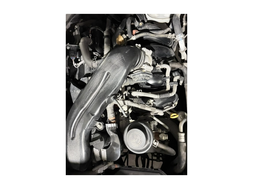 2020 Toyota Hiace / 6 SEATER 