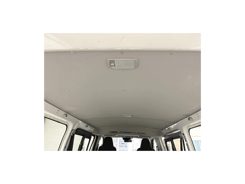 2020 Toyota Hiace / 6 SEATER 