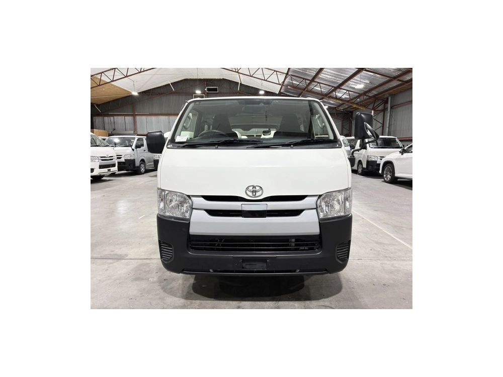 2020 Toyota Hiace / 6 SEATER 