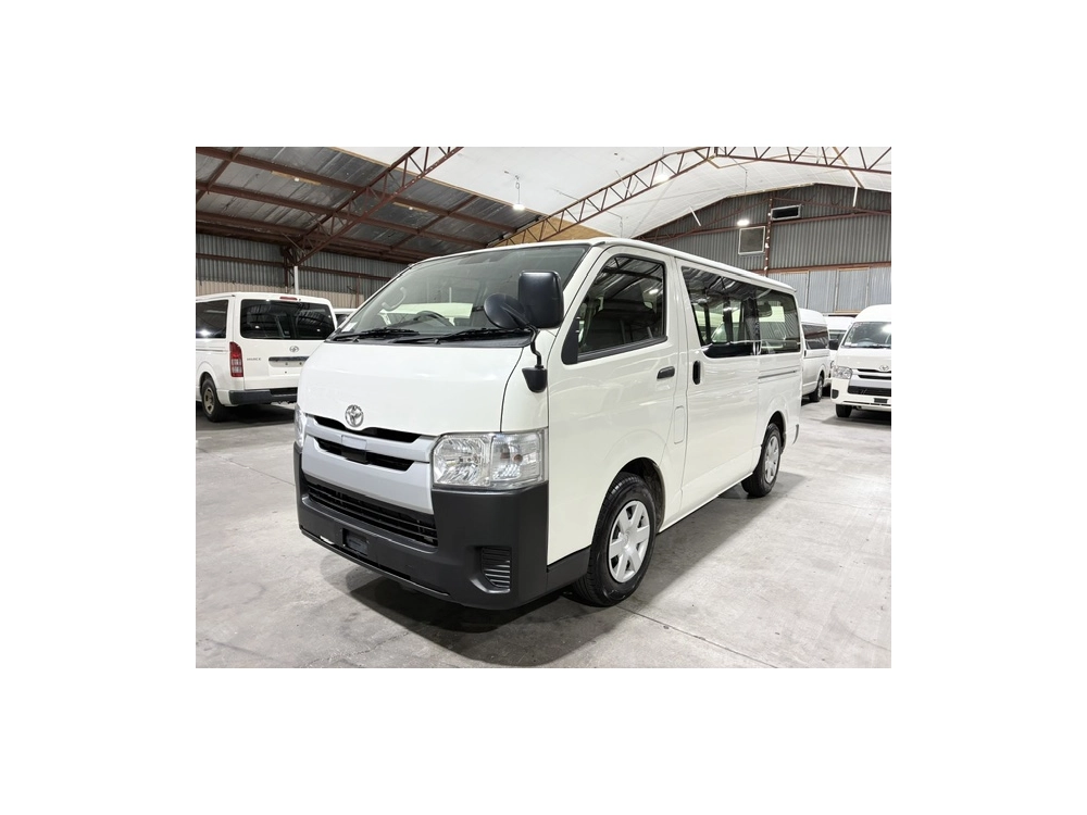 2020 Toyota Hiace / 6 SEATER 