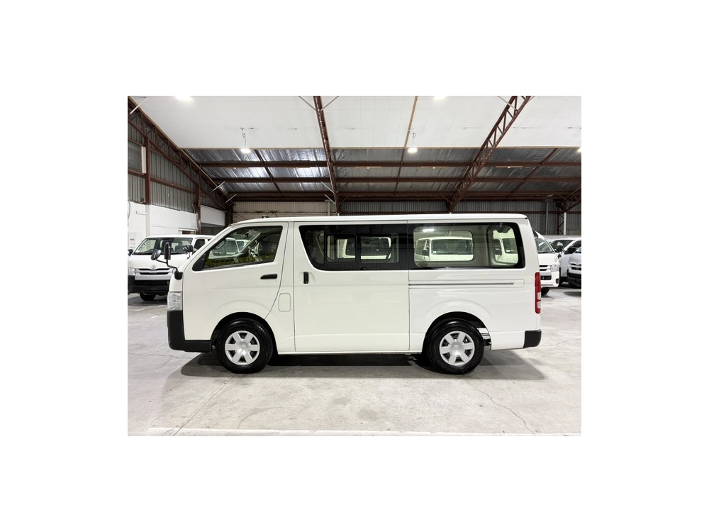 2020 Toyota Hiace / 6 SEATER 