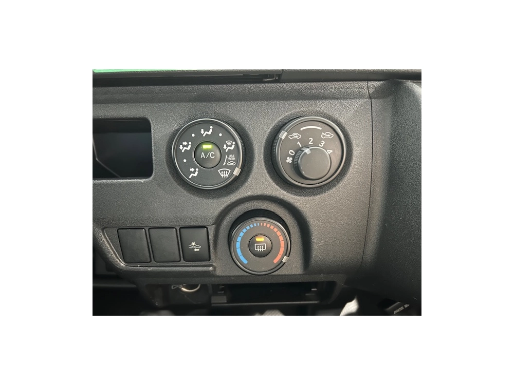 2018 Toyota Hiace ==FULL OPTION, 6 SEATERS==