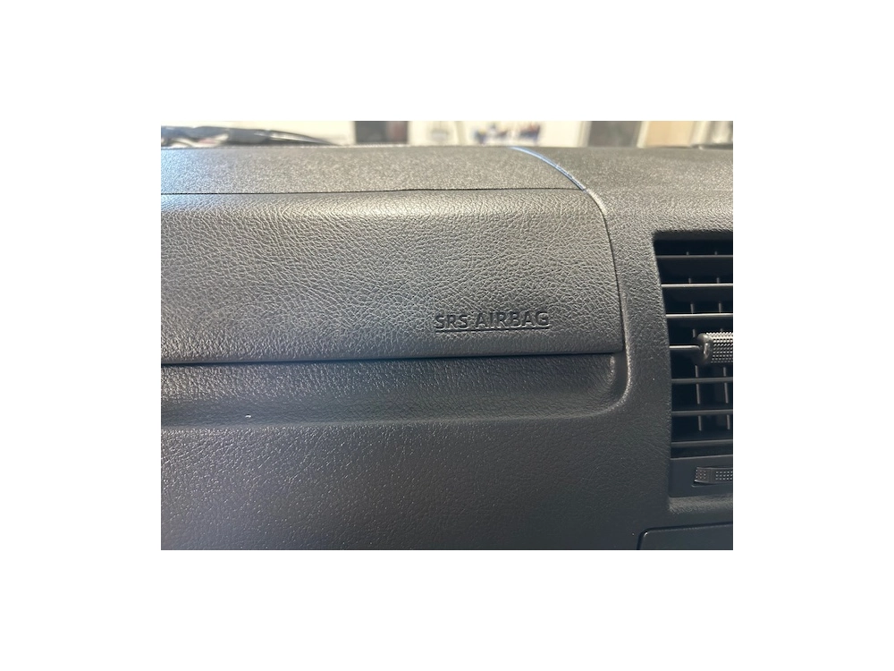 2018 Toyota Hiace ==FULL OPTION, 6 SEATERS==