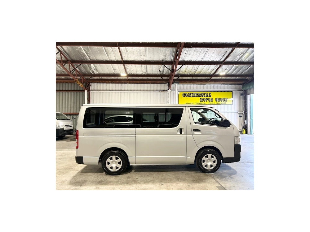 2018 Toyota Hiace - 6 Seater - Full Options