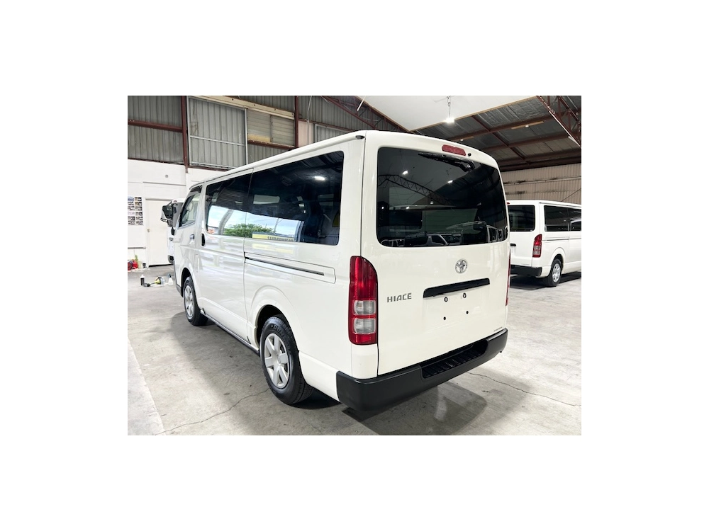 2018 Toyota Hiace = 4X4 = ONLY 123kms