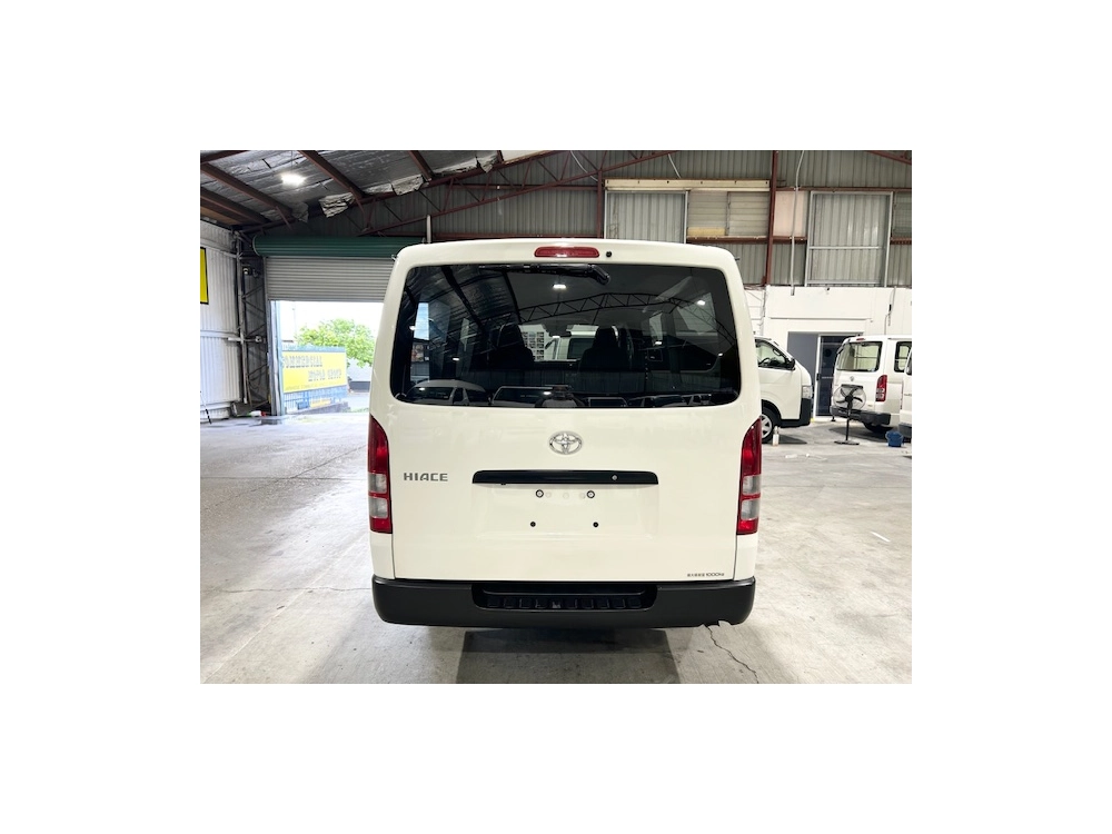 2018 Toyota Hiace = 4X4 = ONLY 123kms