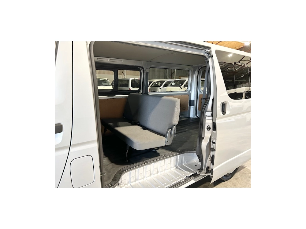 2018 Toyota Hiace - 6 Seater - Full Options