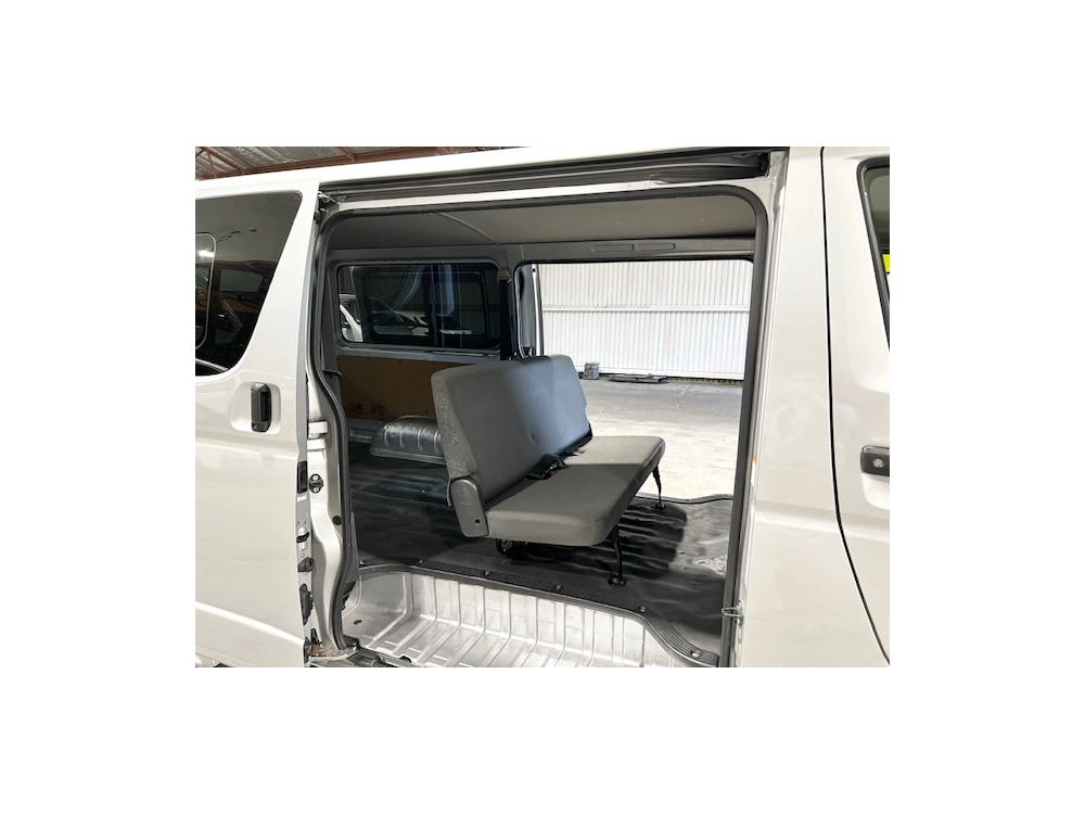 2018 Toyota Hiace - 6 Seater - Full Options