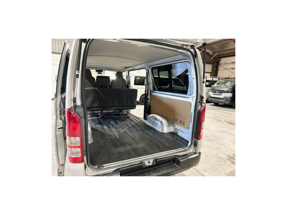 2018 Toyota Hiace *** $4200 REDUCED *** 6 SEATERS