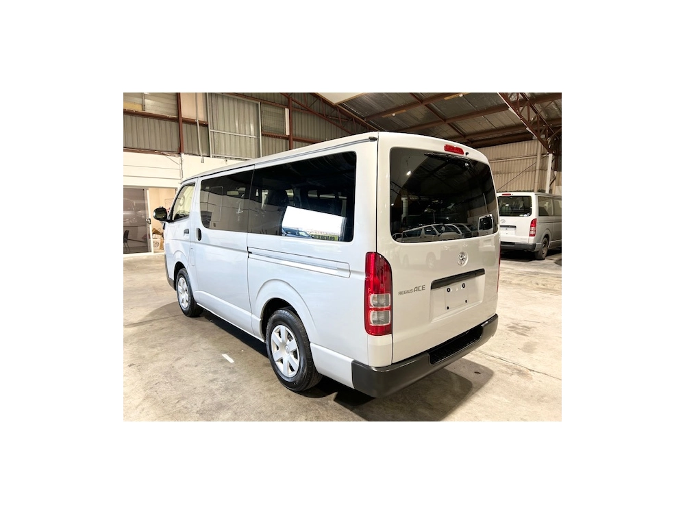 2018 Toyota Hiace *** $4200 REDUCED *** 6 SEATERS