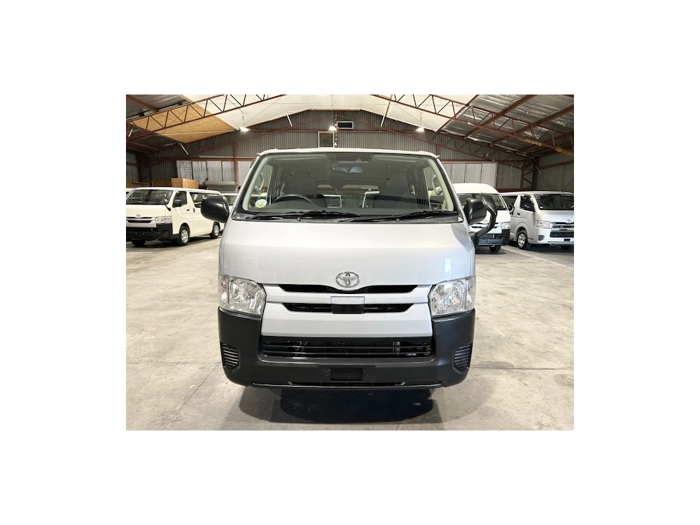 2018 Toyota Hiace *** $4200 REDUCED *** 6 SEATERS