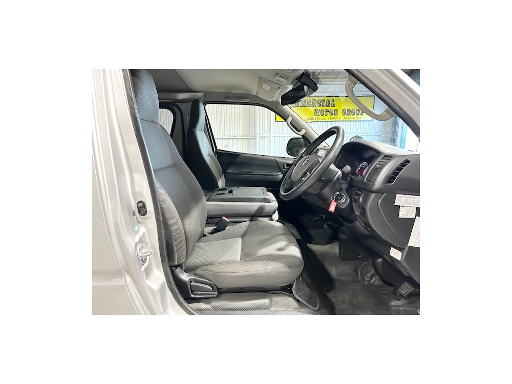 2018 Toyota Hiace *** $4200 REDUCED *** 6 SEATERS