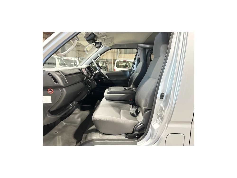 2018 Toyota Hiace - 6 Seater - Full Options