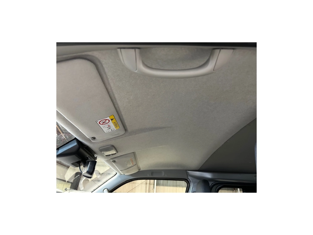 2018 Toyota Hiace - 6 Seater - Full Options