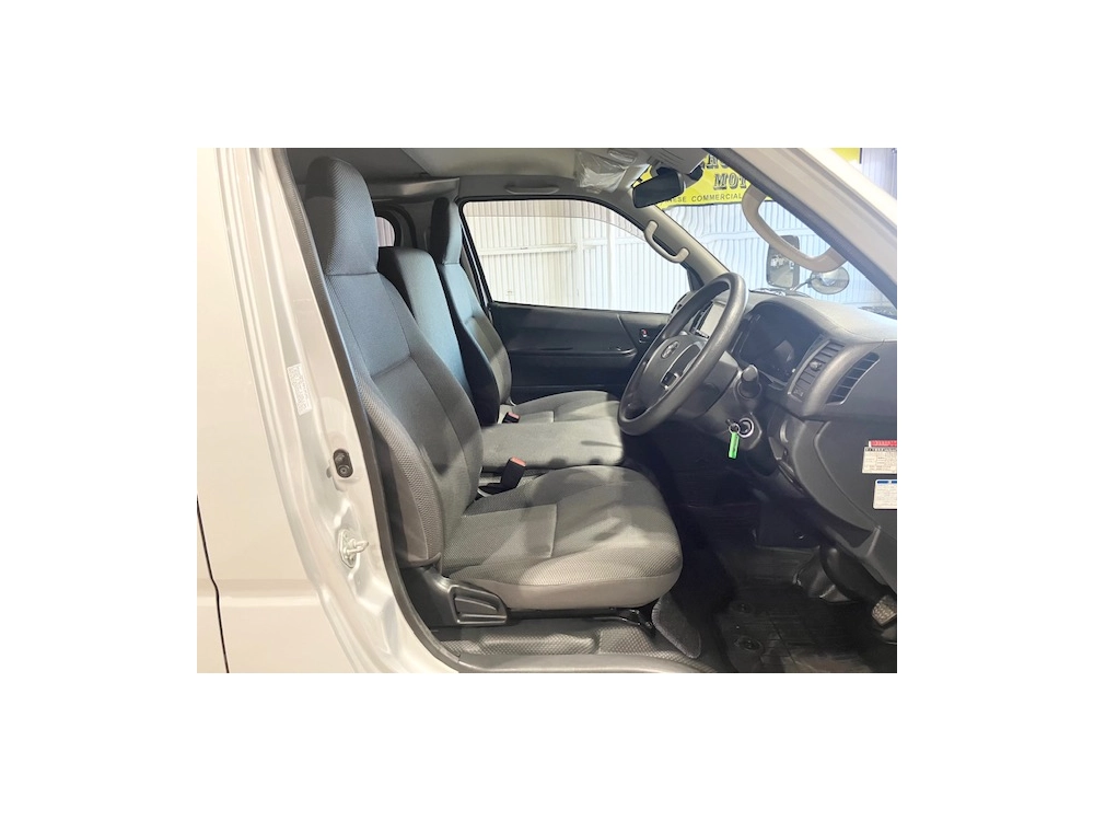 2018 Toyota Hiace 2.8L DIESEL TURBO ***WAS $35,495 NOW $31,495***