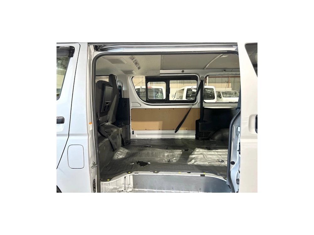 2019 Toyota Hiace =4X4= 6 Seaters $500DISCOUNTED FOR FUEL (1 WEEK ONLY)
