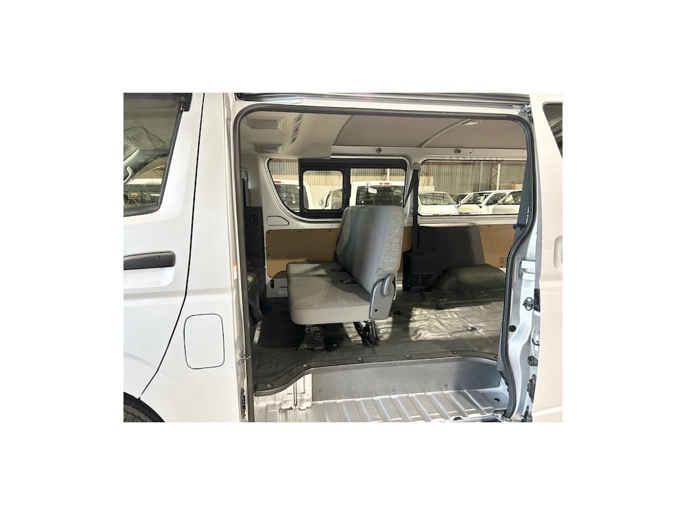 2019 Toyota Hiace =4X4= 6 Seaters $500DISCOUNTED FOR FUEL (1 WEEK ONLY)