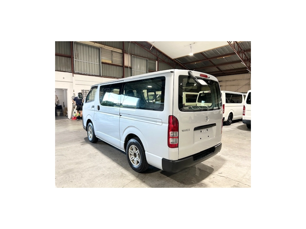 2019 Toyota Hiace =4X4= 6 Seaters $500DISCOUNTED FOR FUEL (1 WEEK ONLY)
