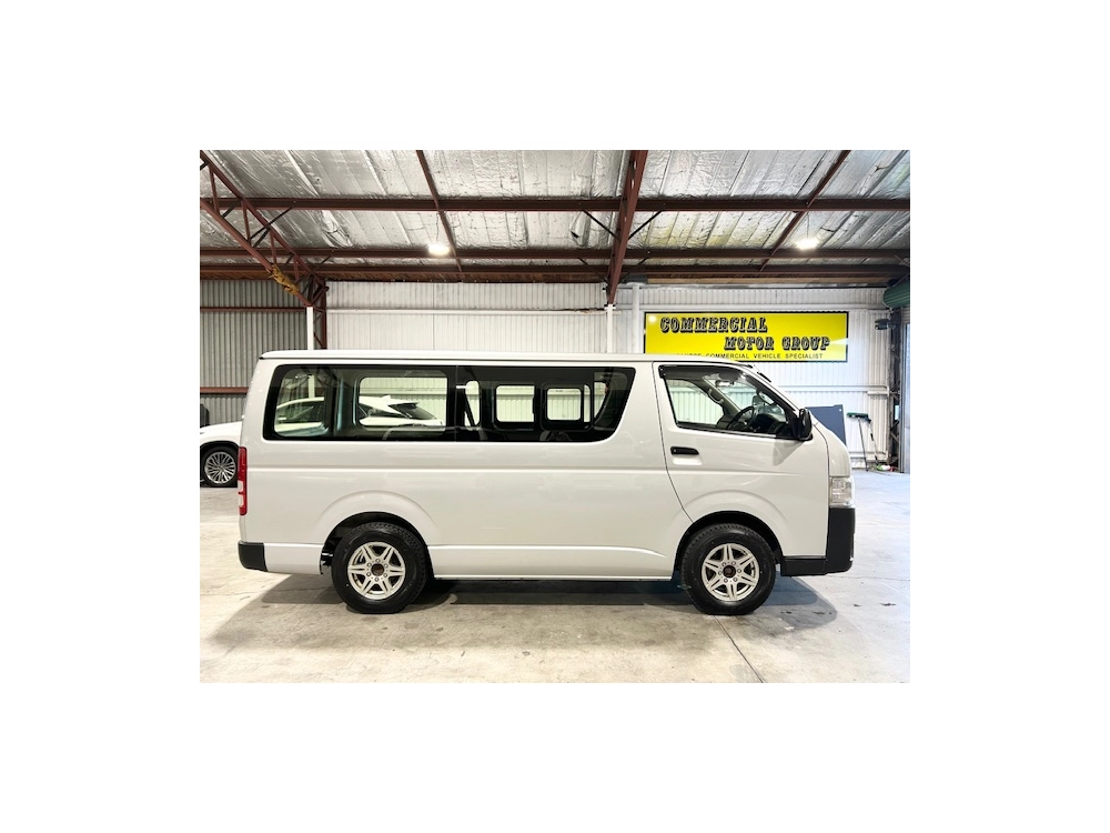 2019 Toyota Hiace =4X4= 6 Seaters $500DISCOUNTED FOR FUEL (1 WEEK ONLY)