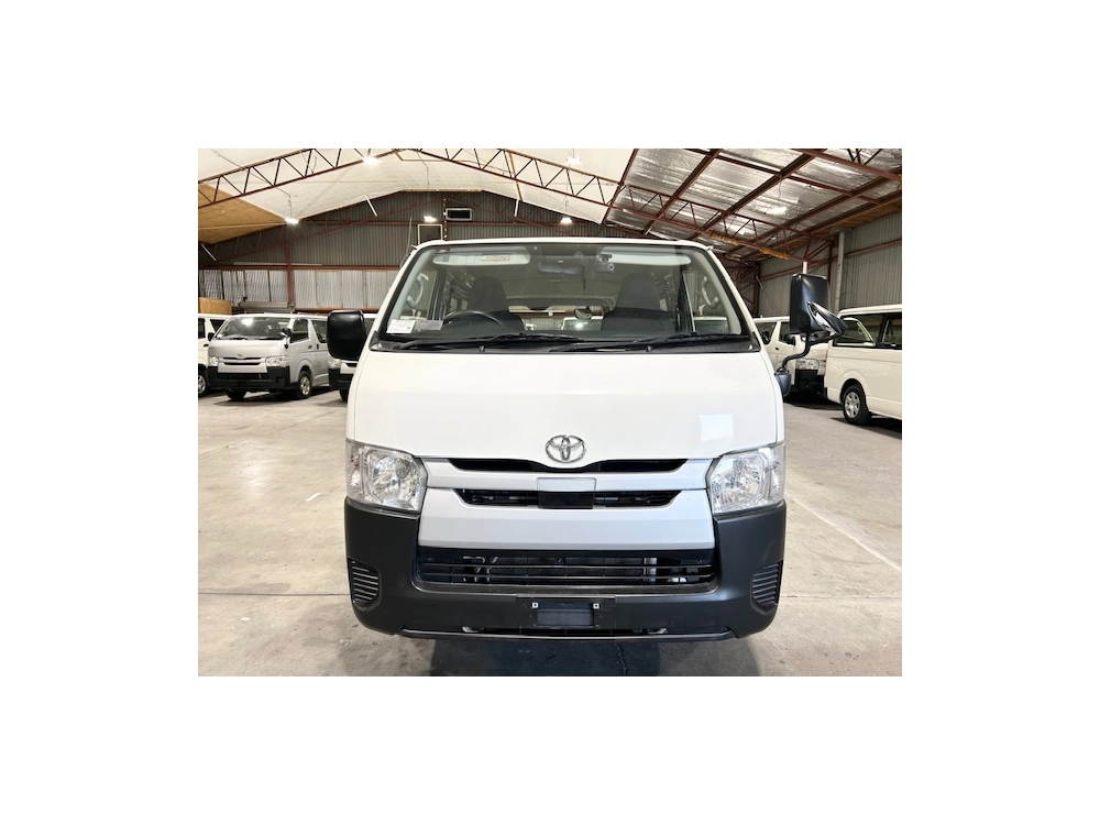 2020 Toyota Hiace =4X4= 6 Seaters 