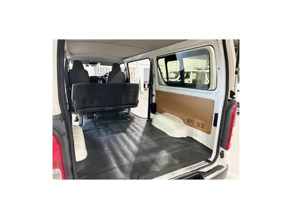 2020 Toyota Hiace =4X4= 6 Seaters 