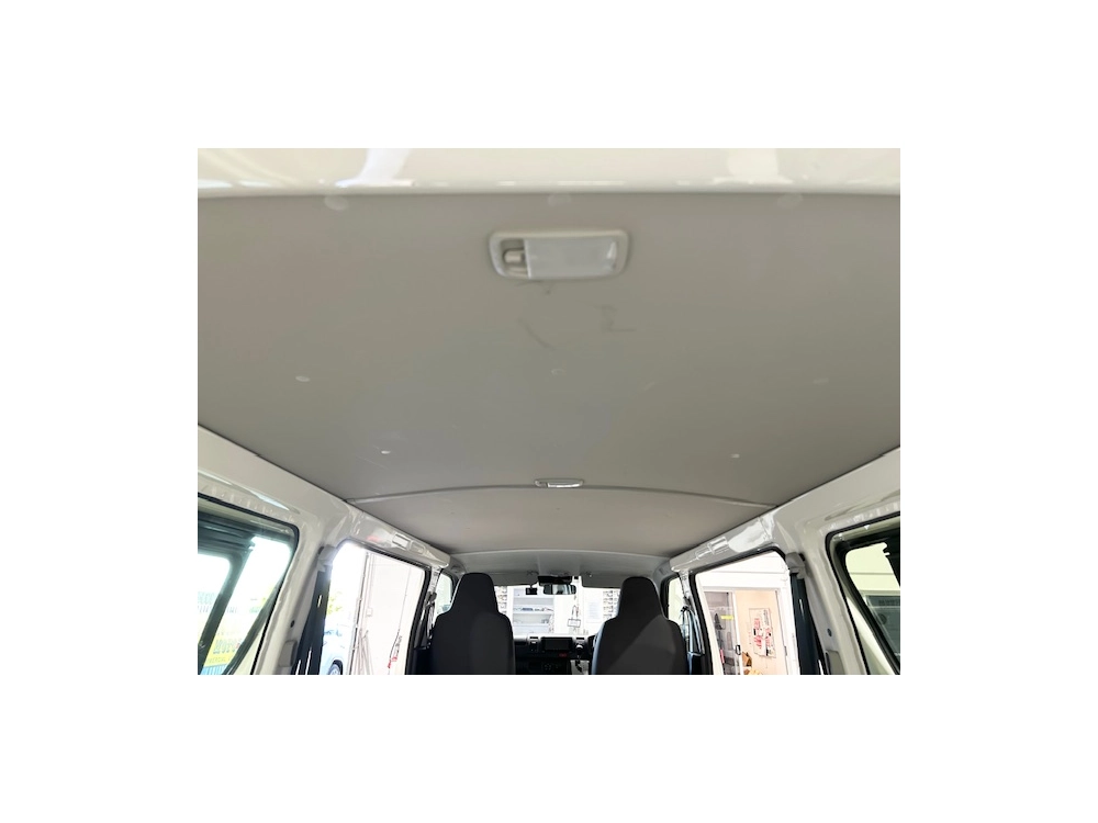 2020 Toyota Hiace =4X4= 6 Seaters 