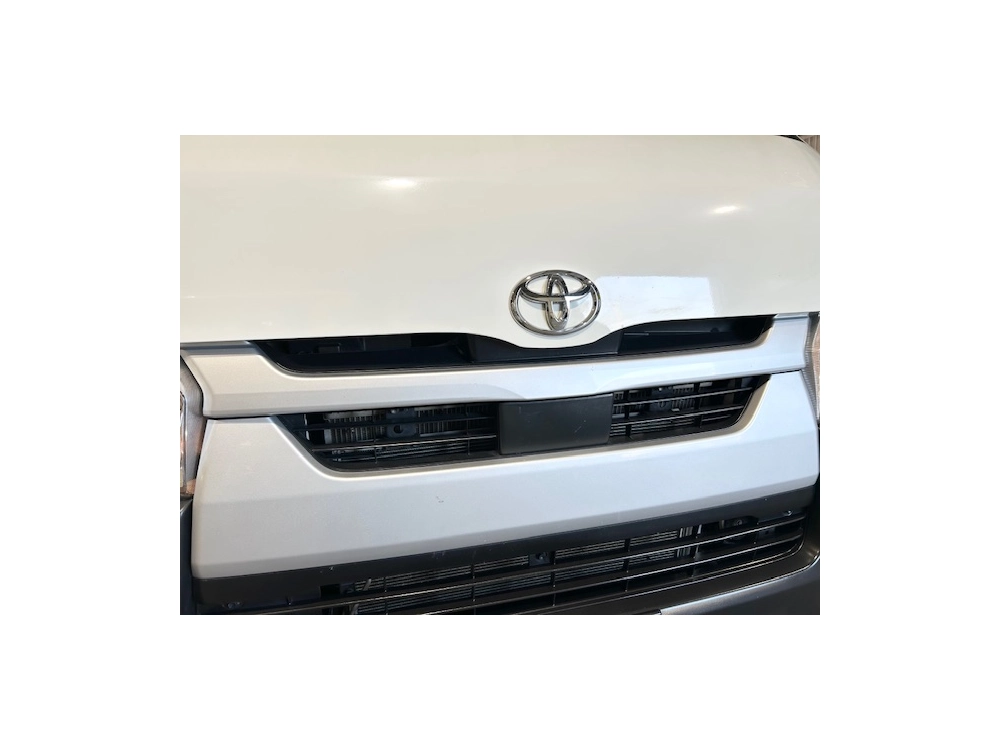 2020 Toyota Hiace = 4WD 4WD = NEW YEAR SALE